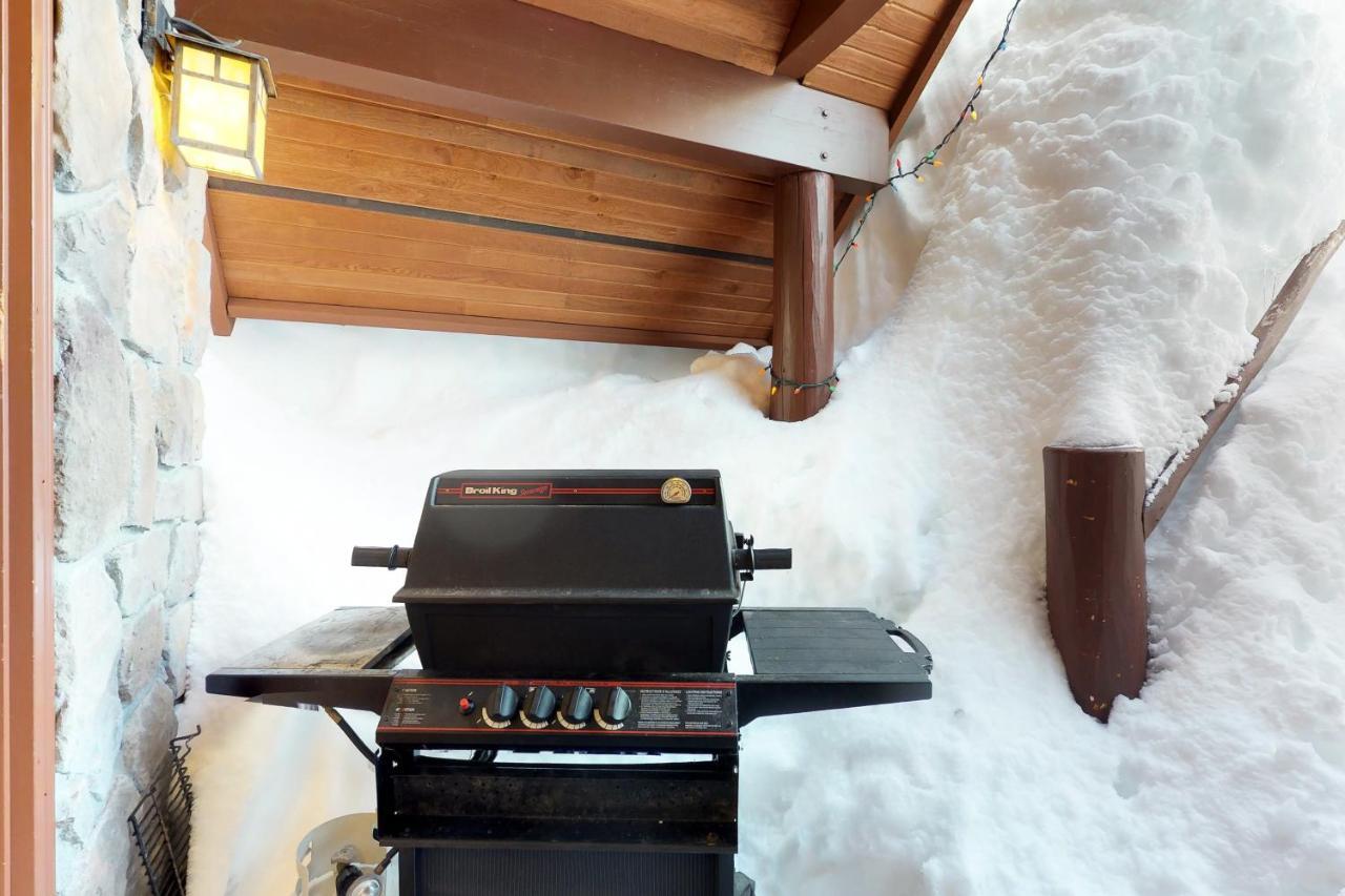 Polar Peak Villa Big White Kültér fotó